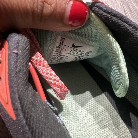 Athletic_Shoes